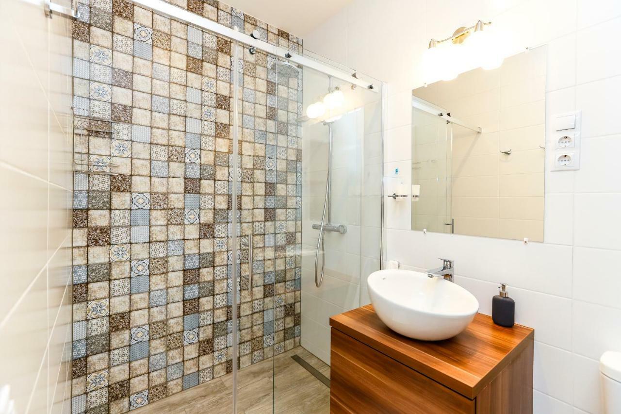 D8 Design Apartment & Studio เอ็กเกอร์ ภายนอก รูปภาพ