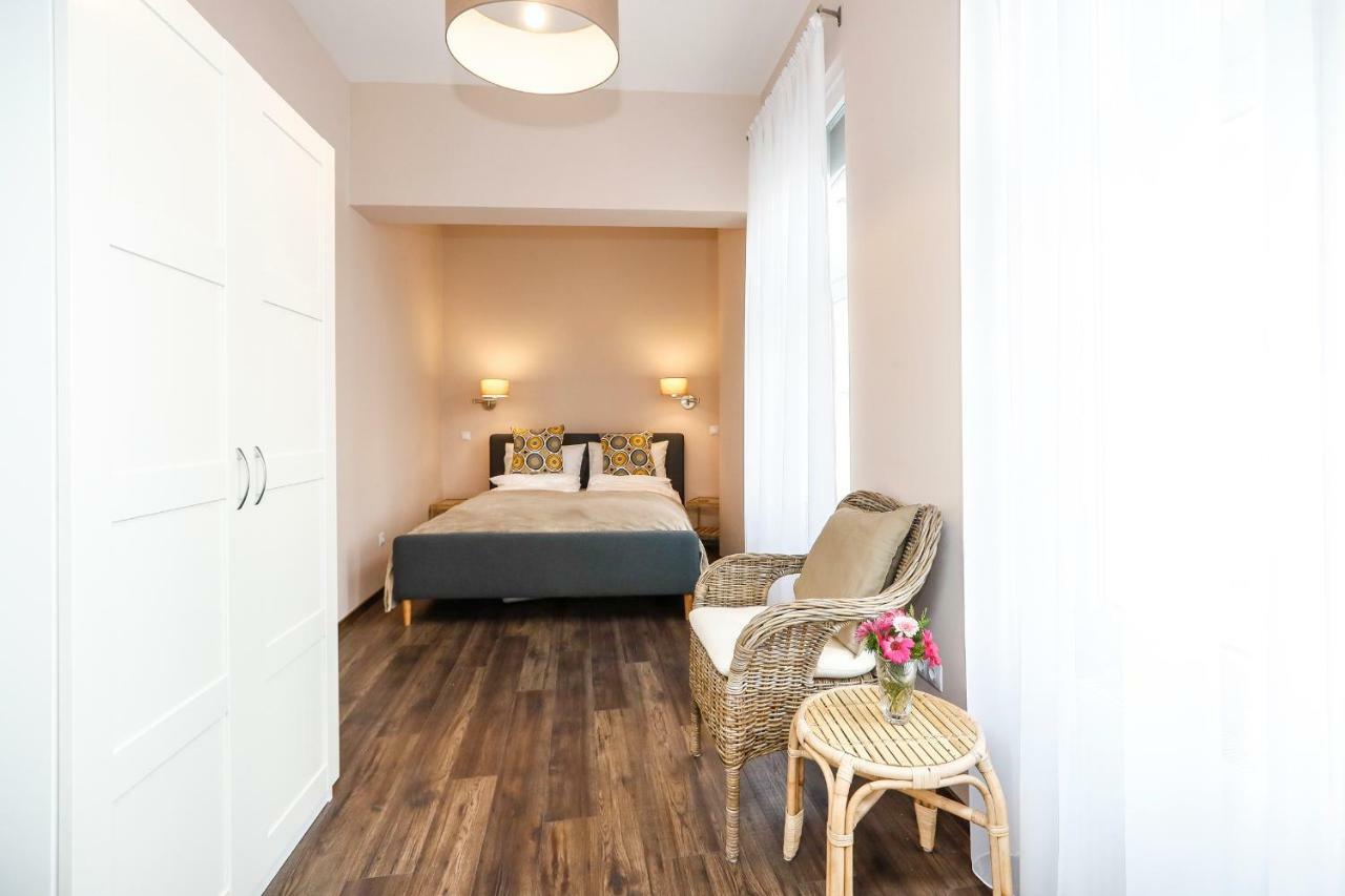 D8 Design Apartment & Studio เอ็กเกอร์ ภายนอก รูปภาพ