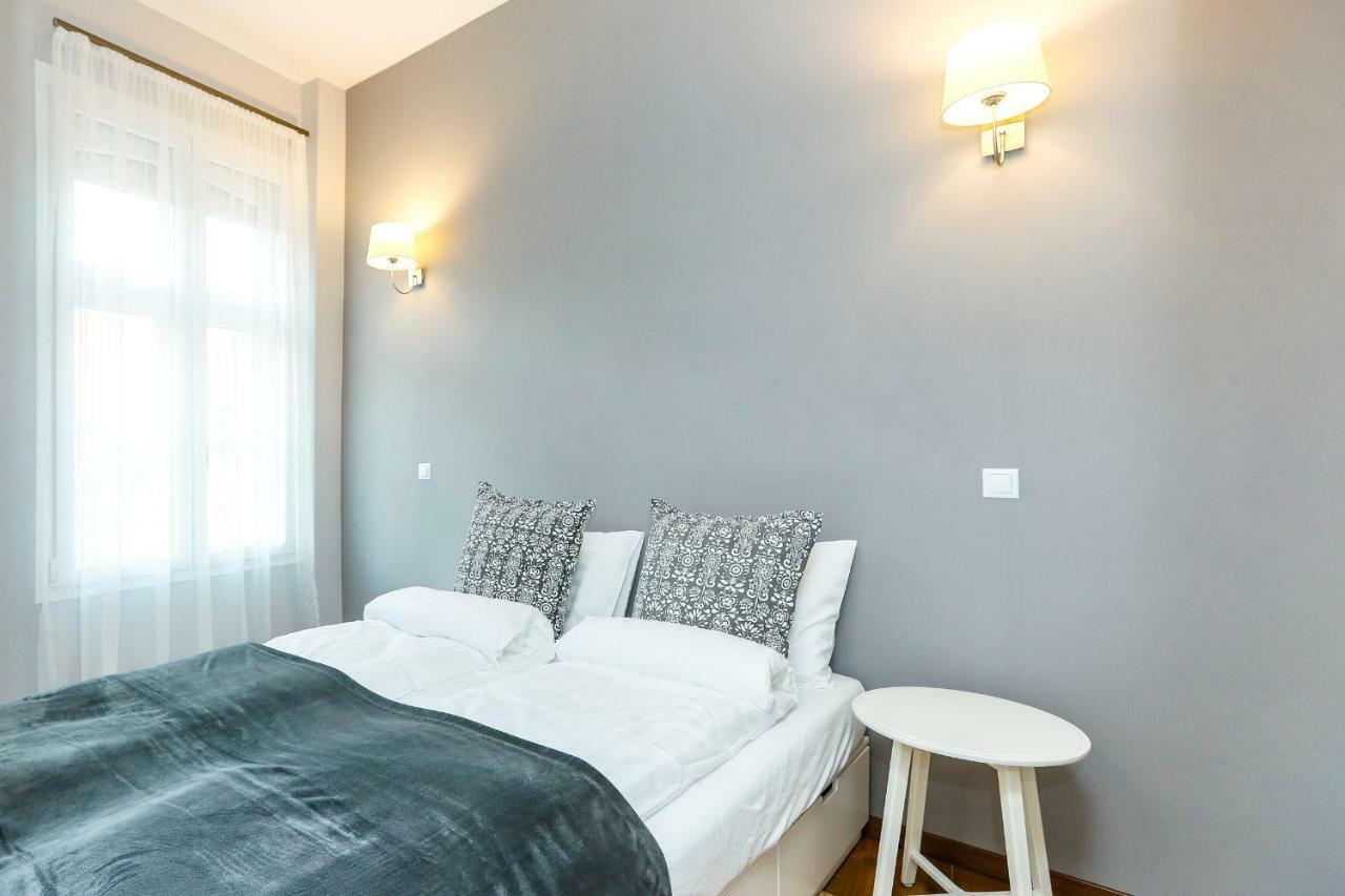 D8 Design Apartment & Studio เอ็กเกอร์ ภายนอก รูปภาพ