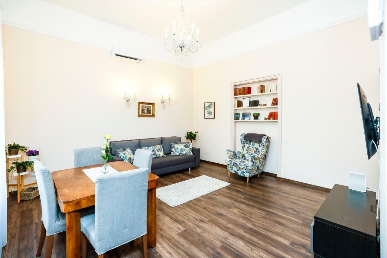 D8 Design Apartment & Studio เอ็กเกอร์ ภายนอก รูปภาพ